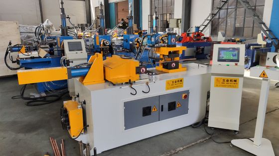 SG40NC لوله پایان شکل گیری ماشین چهار ایستگاه عملیات برای 2 اینچ لوله فولاد کوچک شدن